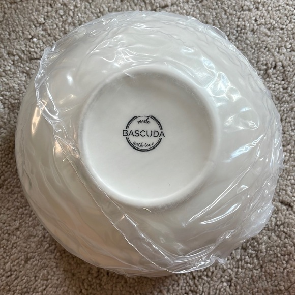 Brand New Set of 4 Porcelain Bowls 17 Ounce Microwave and Dishwasher Safe - Picture 10 of 13